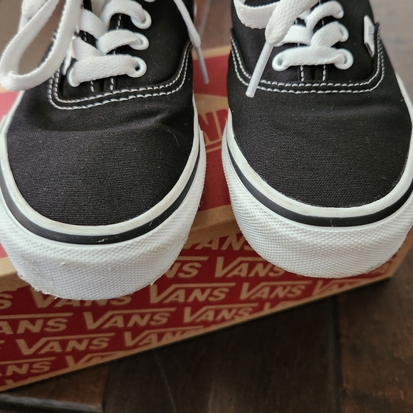 Vans Authentic Sneakers - Picture 6 of 9